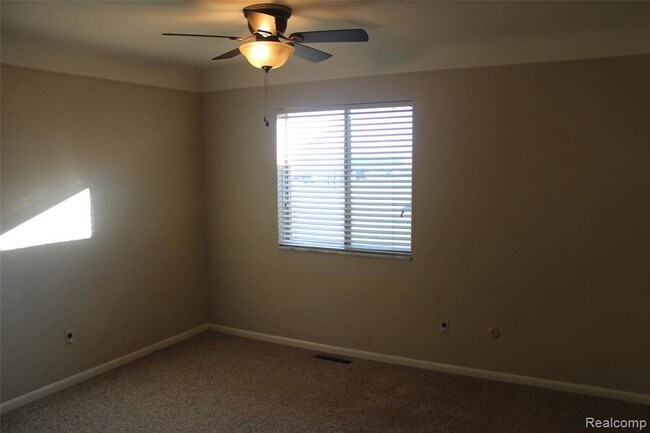 Foto del edificio - 8845 N Lilley Rd