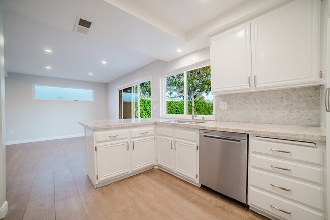 Building Photo - 1811 Autumn Pl