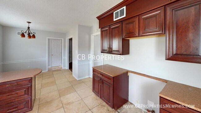 Foto del edificio - Wonderful home, Great location, Upgraded a...