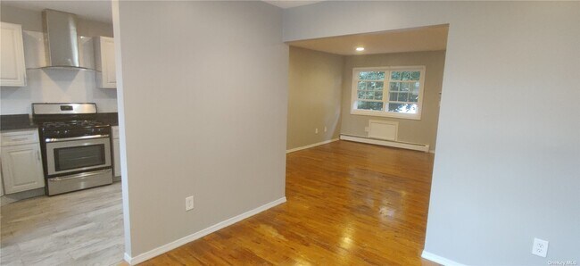 Foto del edificio - 105-20 Princeton St