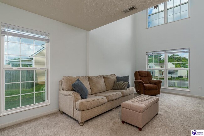 Foto del edificio - 310 Ivy Pointe Dr