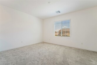 Building Photo - 3952 Henny Ave