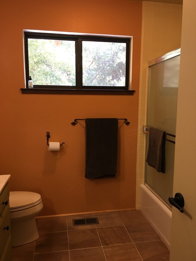 Foto del edificio - 330 Dogwood Way