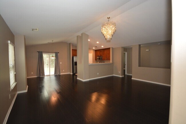 Building Photo - 45 Crystal Lake Dr