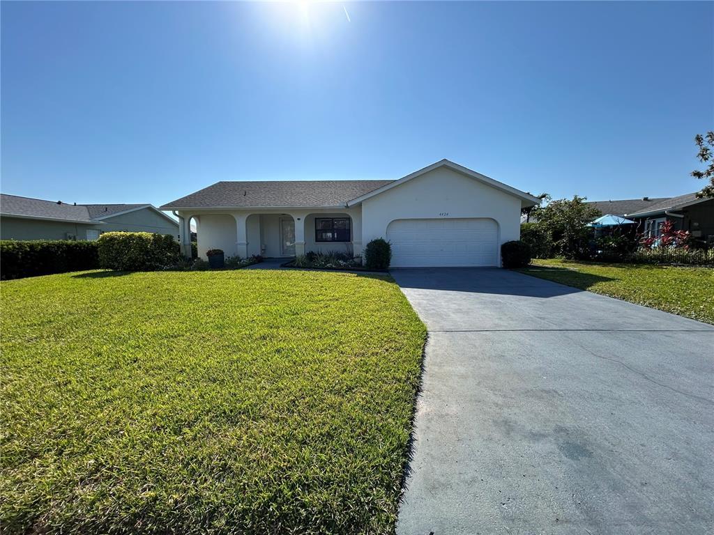 Foto principal - 4424 Coral Lake Dr