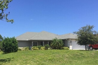 Building Photo - 5900 Shannon Dr
