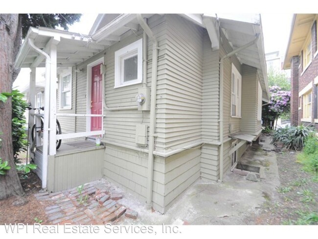 Building Photo - 6 br, 2 bath House - 4716 11th Ave NE