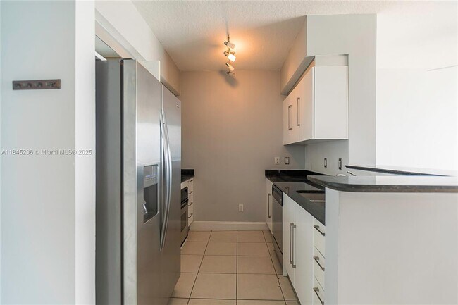 Building Photo - 325 S Biscayne Blvd