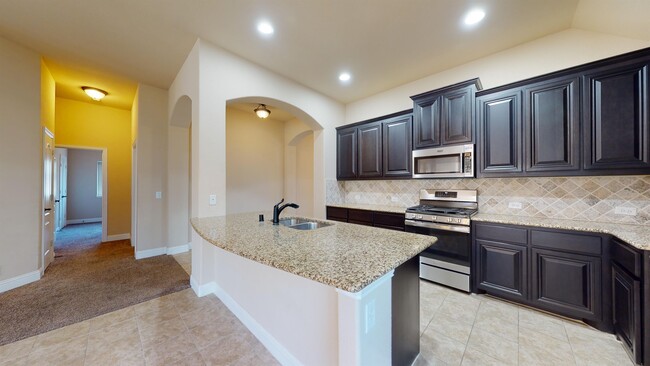 Building Photo - 4703 Sephora Dr