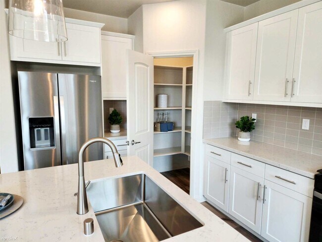 Foto del edificio - 4 br, 2.5 bath House - 729 Freesia Circle ...