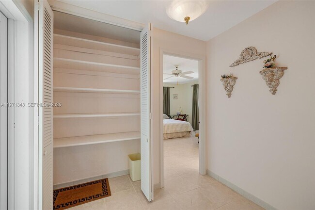 Foto del edificio - 2001 S Surf Rd