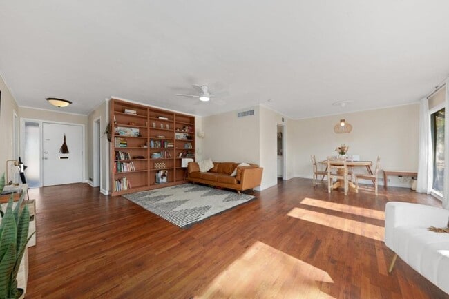 Foto del edificio - 419 King Cir