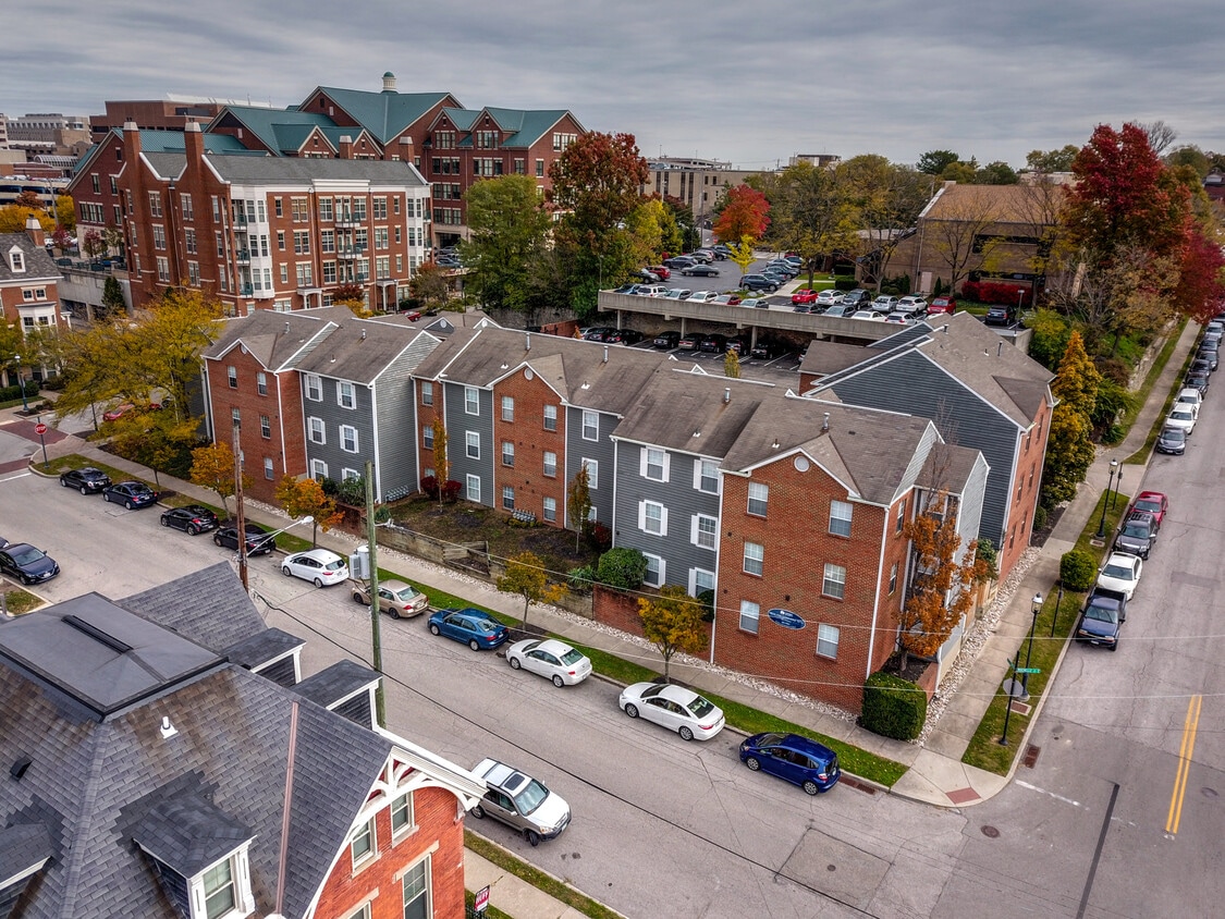 Primary Photo - Highland Commons Apartments