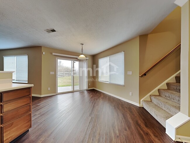 Building Photo - 6580 Riverview Ave