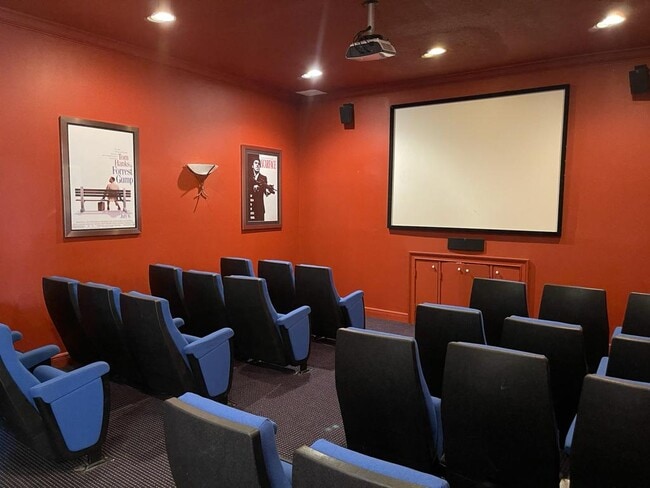 Building Photo - 220 SW 116th Ave