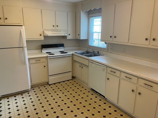 Building Photo - 501 Edwards Rd