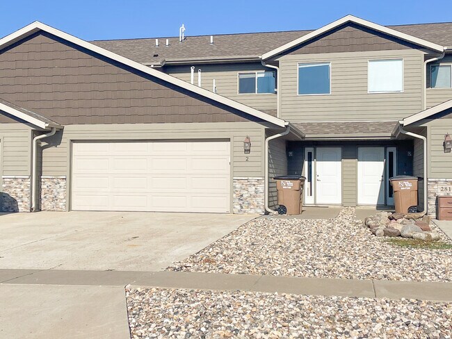 Building Photo - 320 Vernon Dr