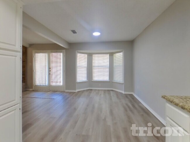 Foto del edificio - 934 Robinwood Dr