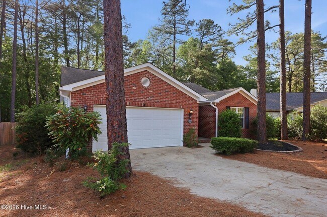Building Photo - 14 Juniper Ln