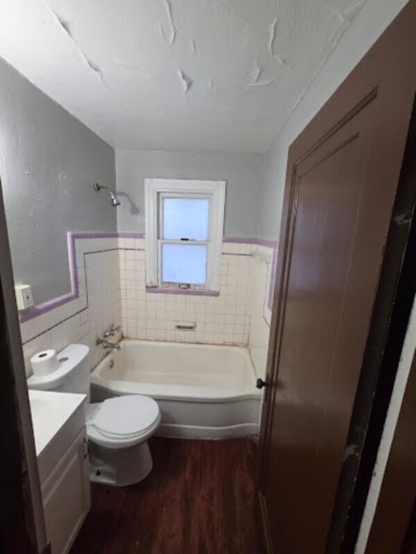 Building Photo - 3009 Gary Dr