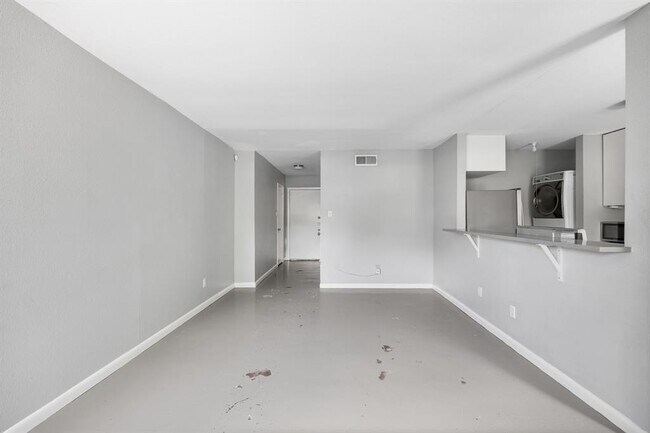 Foto del edificio - 2315 Burleson Rd