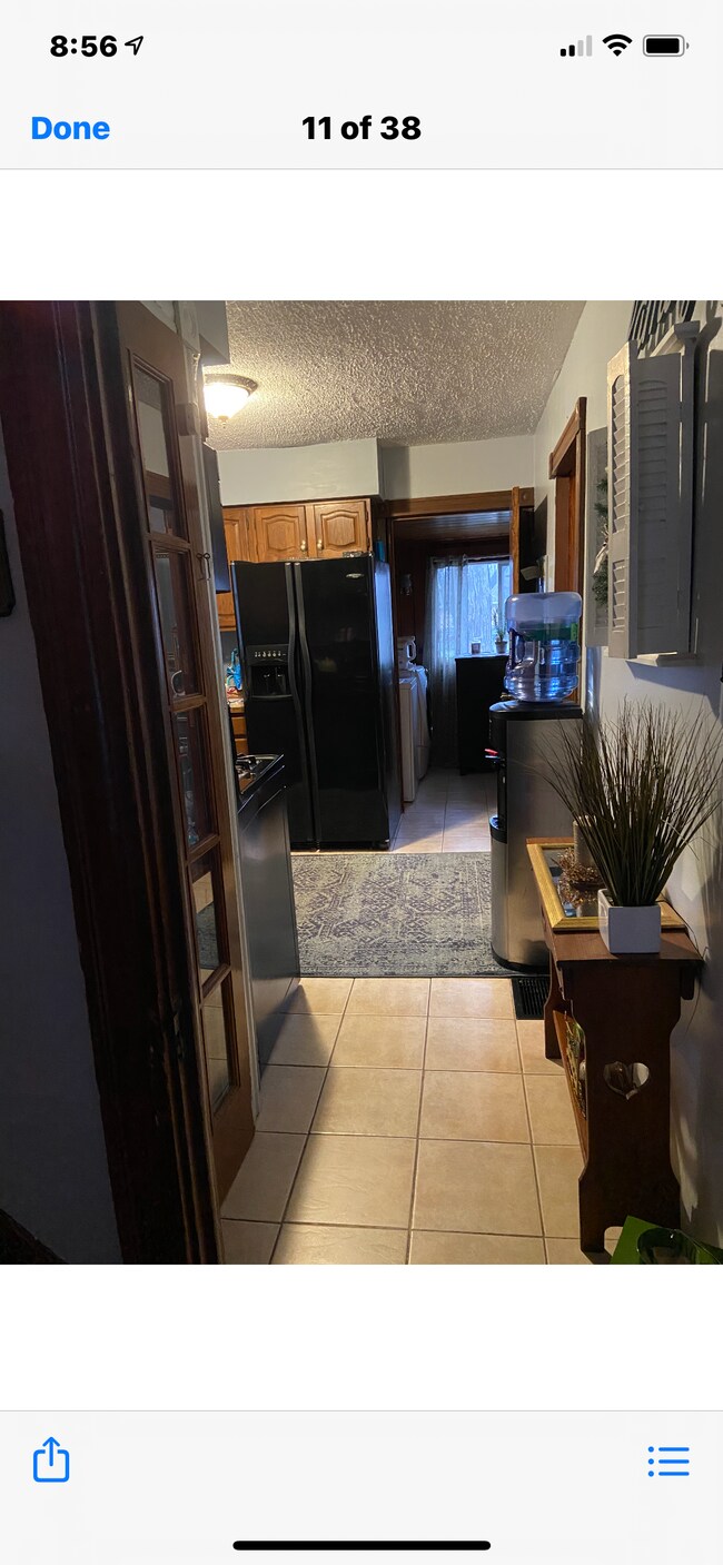 Building Photo - 209 Ross St