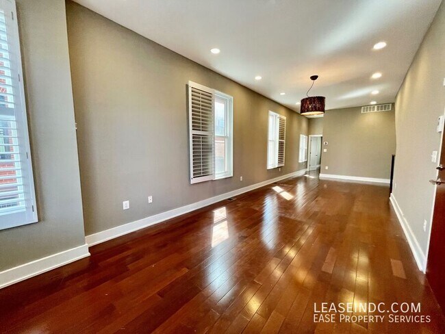 Foto del edificio - 1004 N Street NW-#1