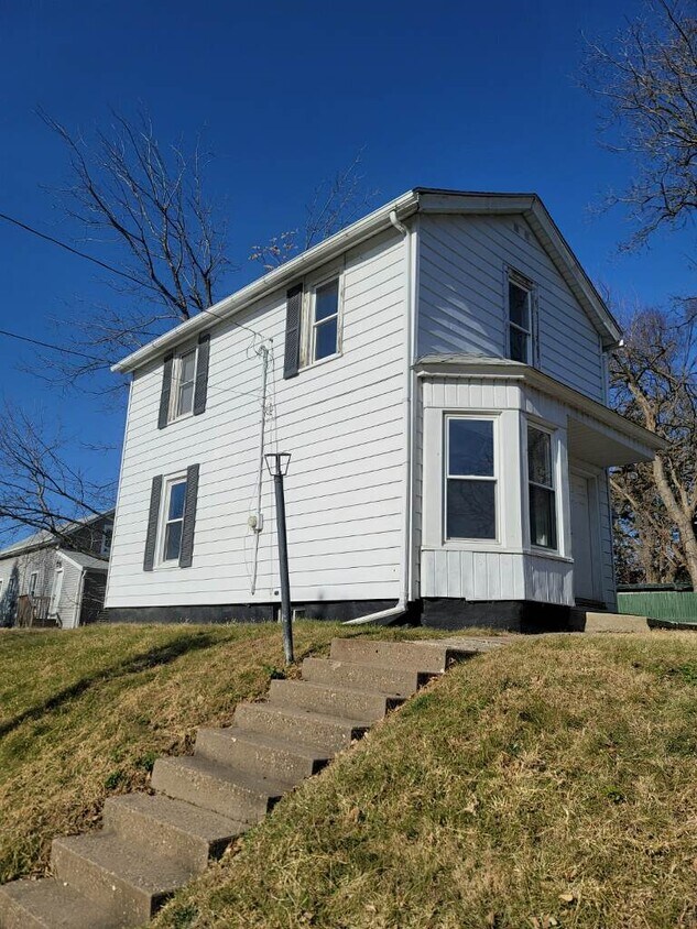 Primary Photo - 1018 E 18th St
