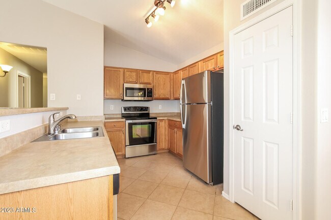 Foto del edificio - 14821 N 129th Dr