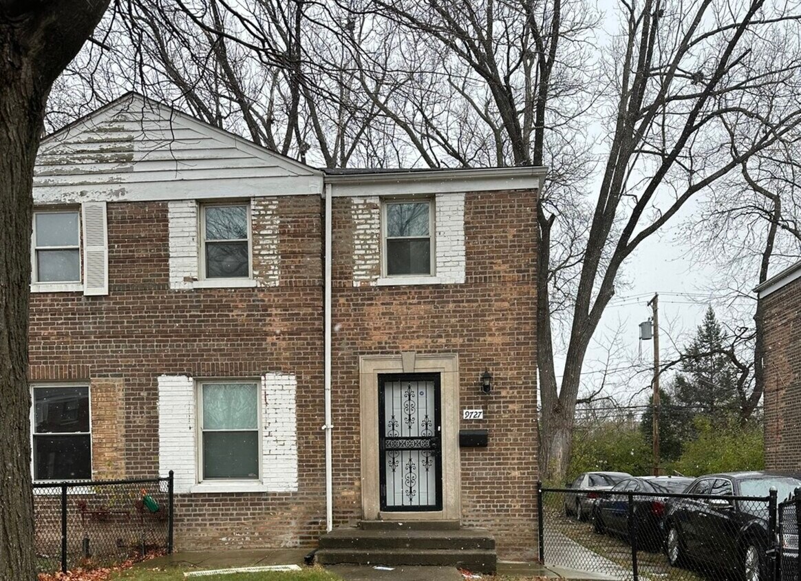 9727 S Merrill Ave, Chicago, IL 60617 House Rental in Chicago, IL