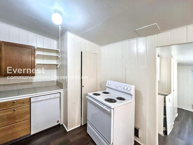 Foto del edificio - 110 W Cheyenne Rd