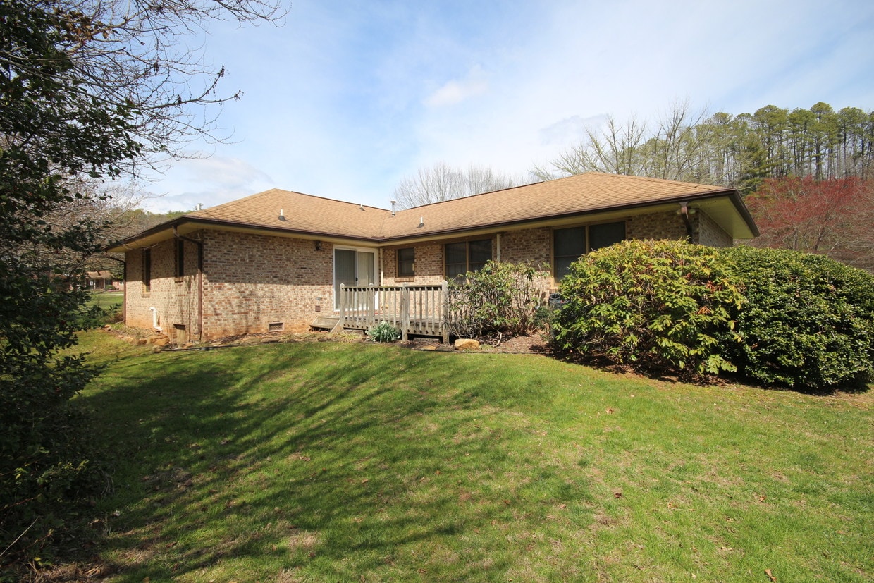 356 Resada Dr, Brevard, NC 28712 House Rental in Brevard, NC