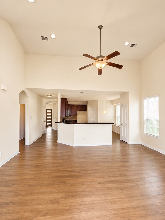 Building Photo - 7827 Mesquite Manor Ln