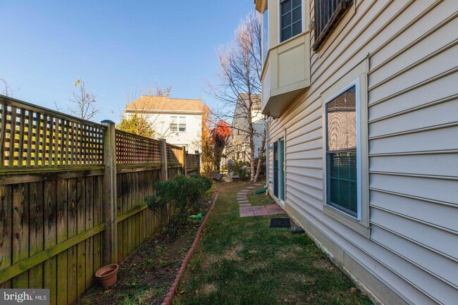 Building Photo - 7145 Degroff Ct