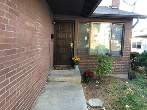 Building Photo - 5129 SE Cesar Estrada Chavez Blvd