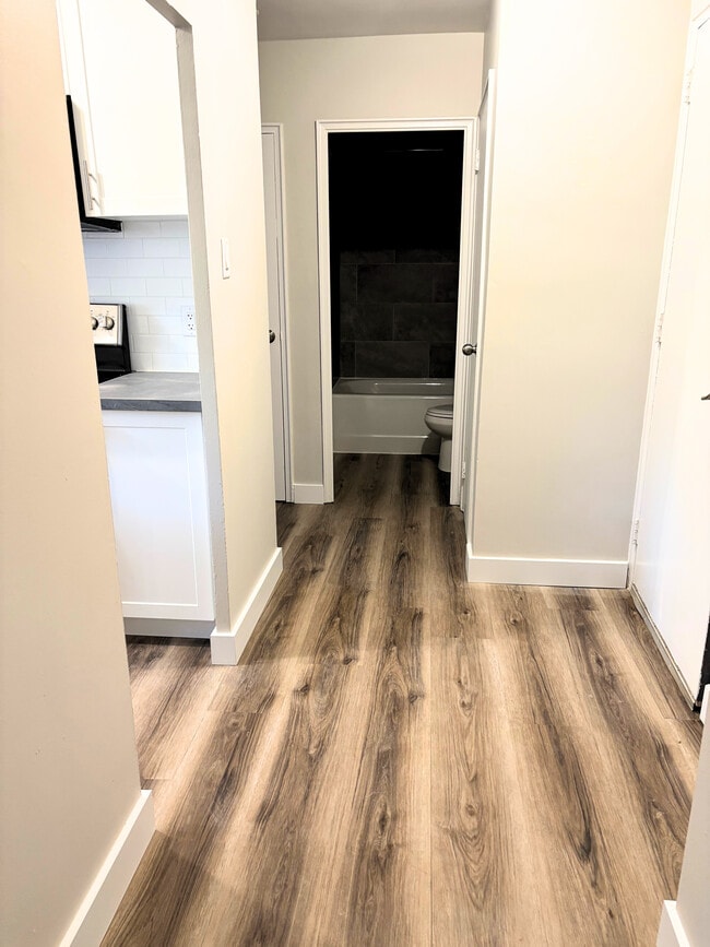 Building Photo - 100 Veronica Ave