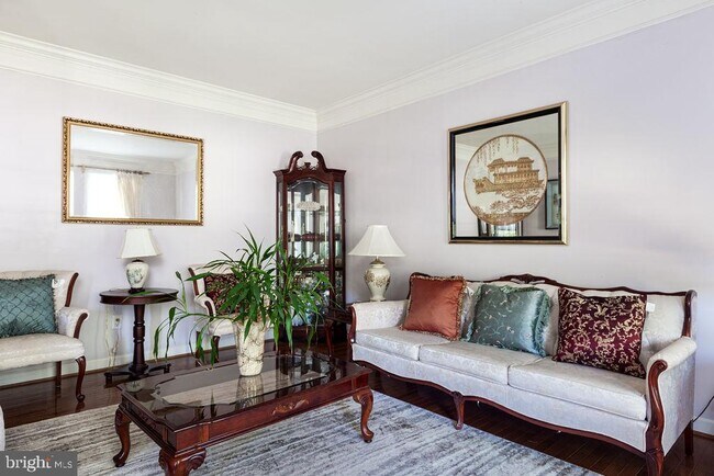 Foto del edificio - 115 Longfellow Dr