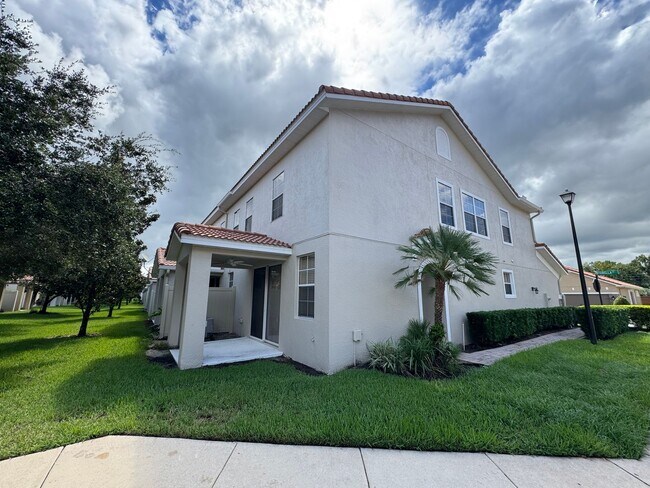 Foto del edificio - 3 Bed /2.5 Bath  Beautiful Mediterranean O...