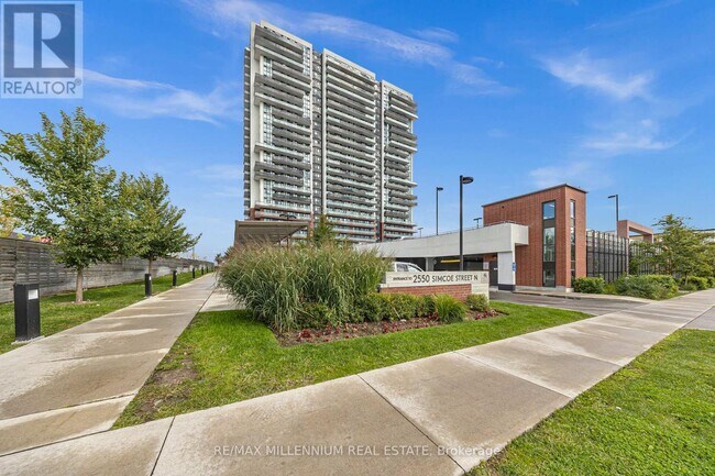 Building Photo - 2550-2550 Simcoe St N