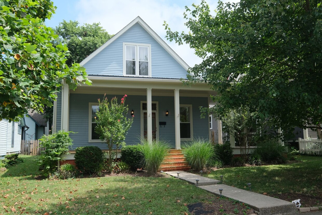 Primary Photo - Charming Two-bedroom home in East Nashvill...