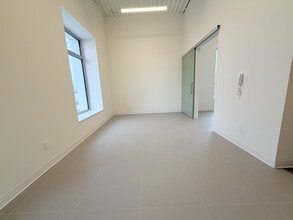 Building Photo - 1106 Ouellette Ave