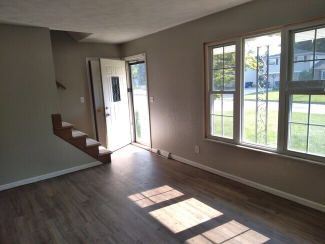 Building Photo - 5143 Oldham Dr