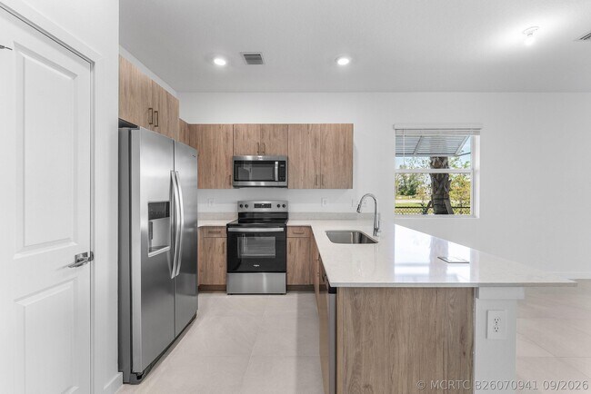 Building Photo - 157 Lakeside Lndg Ct