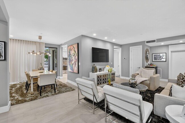 Foto del edificio - 7847 Lakeside Blvd