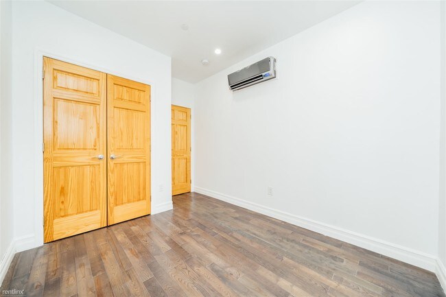 Building Photo - 183 Covert St