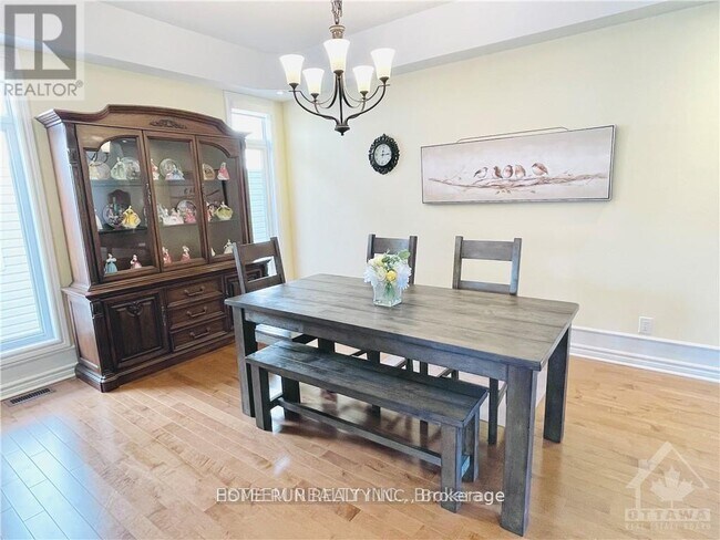 Photo du bâtiment - 357 Laughlin Cir