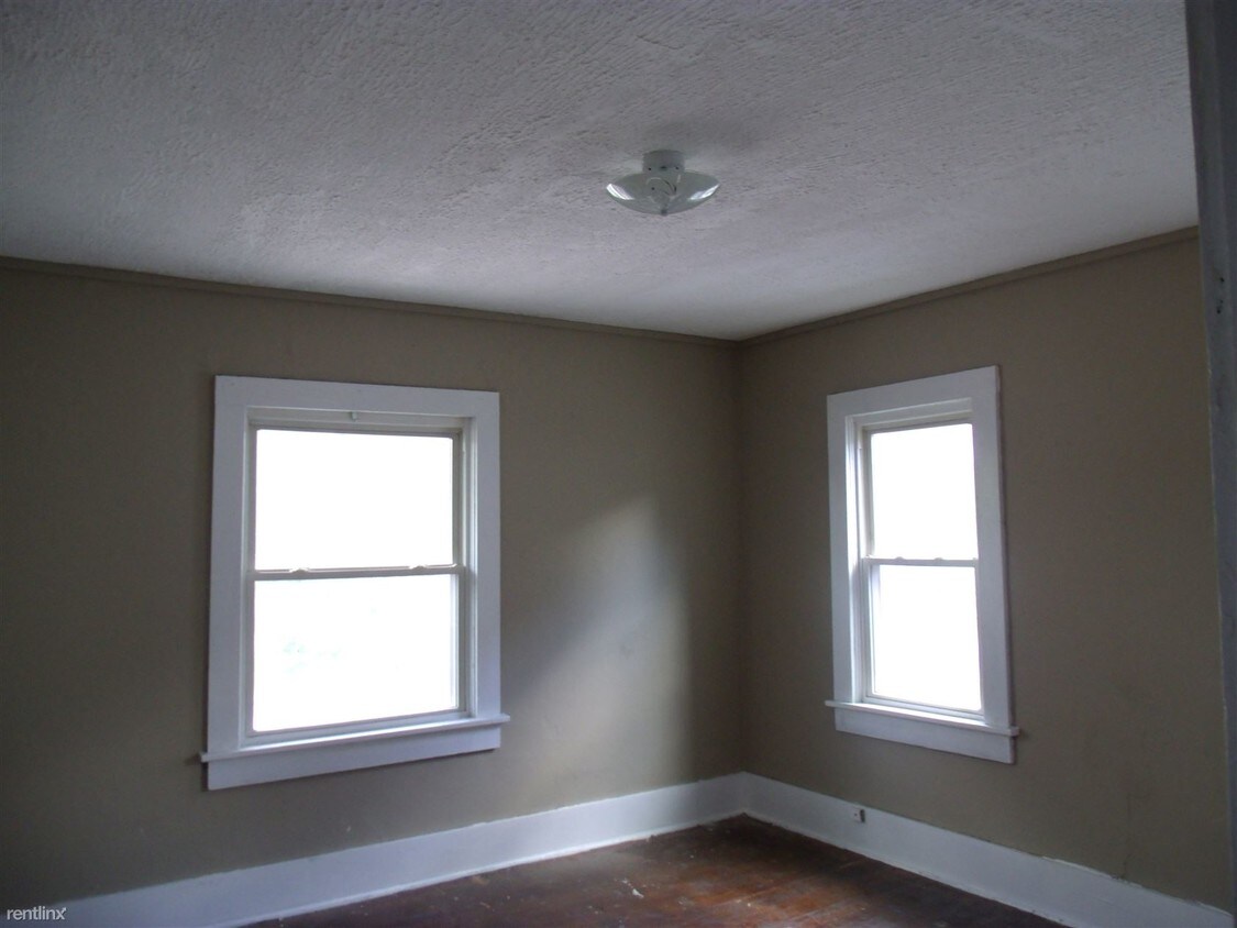 Building Photo - 3 br, 1 bath House - 1919 N Douglas Ave