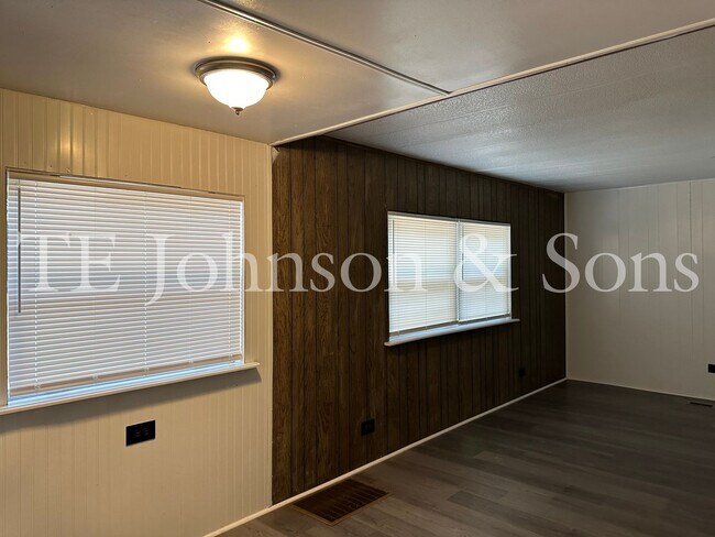 Foto del edificio - Secluded 2 Bedroom Manufactured Home