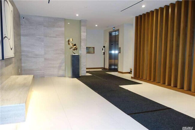 Foto del edificio - 8722 51st Ave