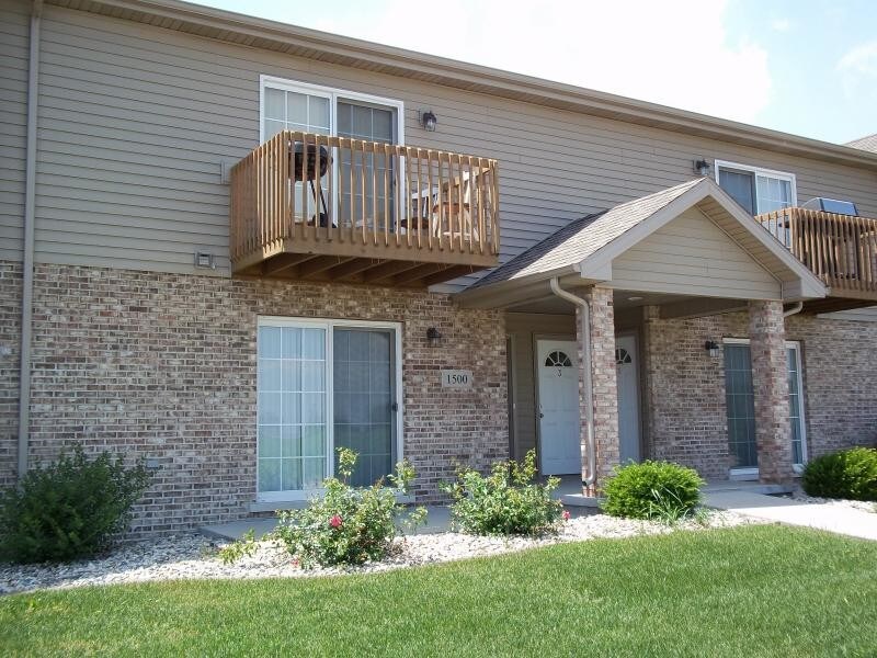 Building Photo - 1500 WINGO